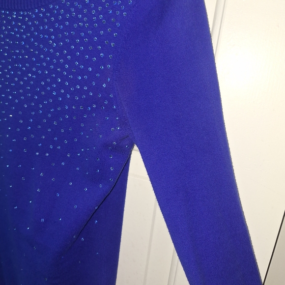 Express Sweater - Picture 5 of 7